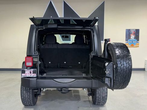 Used 2013 Jeep Wrangler Unlimited Sport AWD/4WD image 6