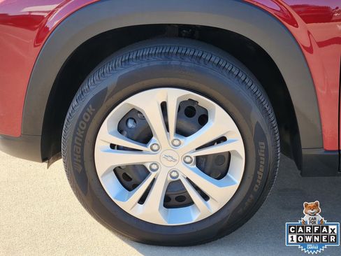 Used 2025 Chevrolet Trax LS image 15