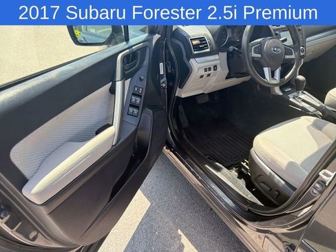 Used 2017 Subaru Forester Limited AWD/4WD image 12