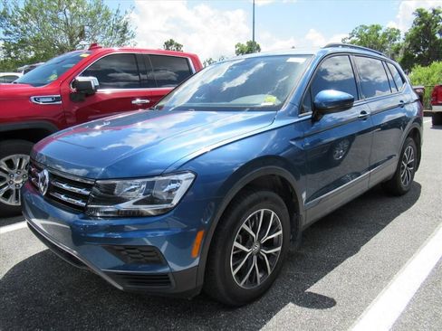 Used 2018 Volkswagen Tiguan S image 2