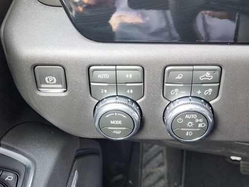 New 2026 GMC Sierra 1500 SLT AWD/4WD image 27