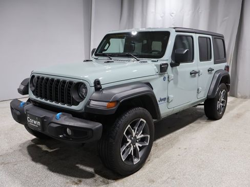 Used 2024 Jeep Wrangler Unlimited w/ Convenience Group image 6