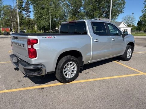 Used 2021 Chevrolet Silverado 1500 LT w/ Convenience Package II AWD/4WD image 3