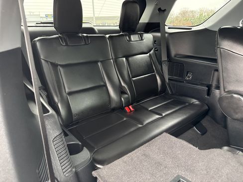 Used 2022 Ford Explorer XLT w/ Equipment Group 202A image 21