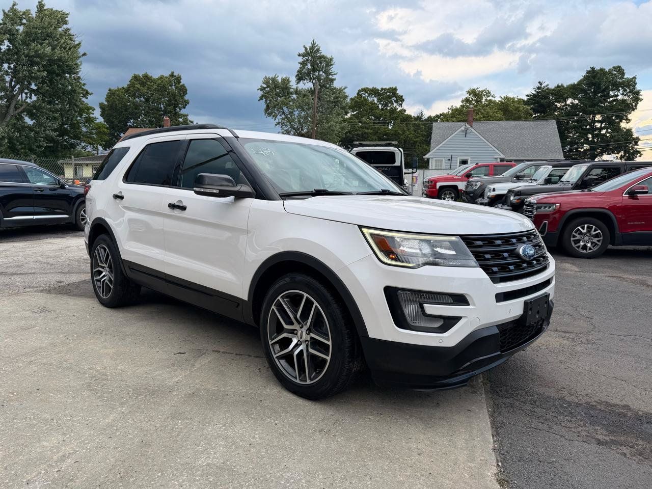 Used 2017 Ford Explorer Sport AWD/4WD image 3