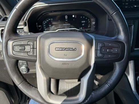 Used 2022 GMC Yukon XL Denali AWD/4WD image 23