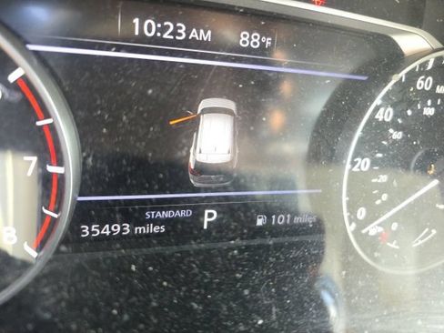 Used 2024 Nissan Rogue SV w/ SV Premium Package FWD image 2