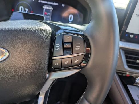 Used 2025 Ford Explorer Platinum AWD/4WD image 23