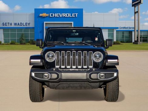 Used 2018 Jeep Wrangler Unlimited Sahara image 2