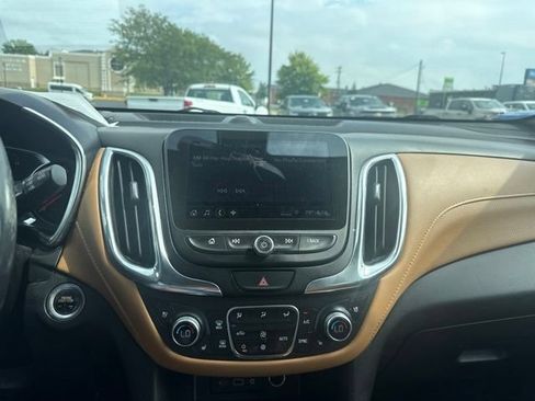 Used 2019 Chevrolet Equinox Premier FWD image 19