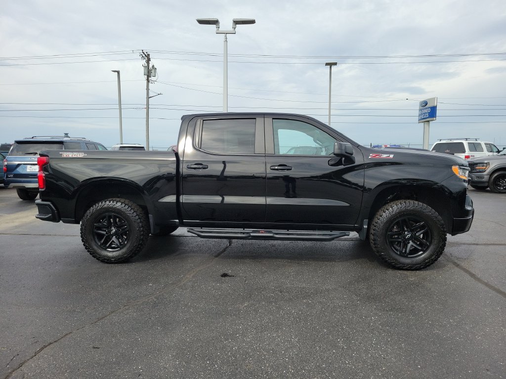 Used 2022 Chevrolet Silverado 1500 LT Trail Boss w/ Convenience Package II AWD/4WD image 3