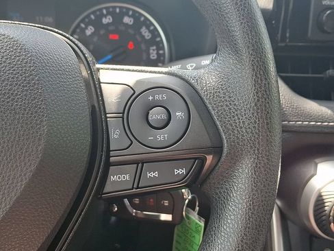 Certified 2022 Toyota RAV4 LE AWD/4WD image 21
