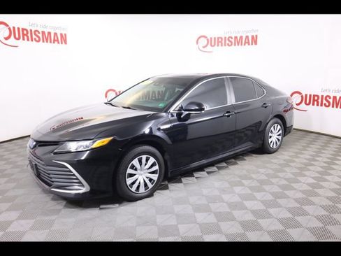 Used 2021 Toyota Camry LE FWD image 4