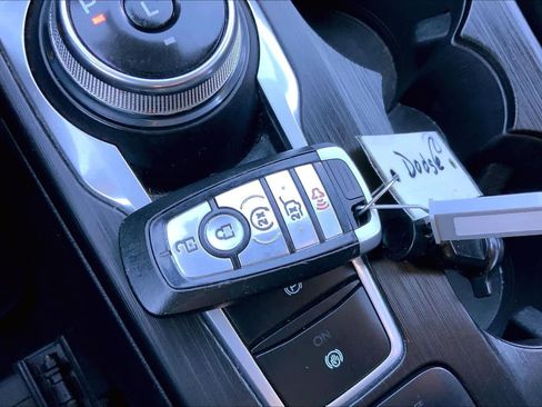 Used 2024 Ford Escape ST-Line image 13