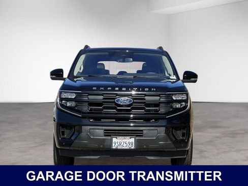 Used 2025 Ford Expedition Active AWD/4WD image 9