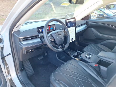 Used 2023 Ford Mustang Mach-E Select image 7