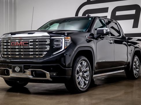 Used 2025 GMC Sierra 1500 Denali w/ Denali Reserve Package AWD/4WD image 30