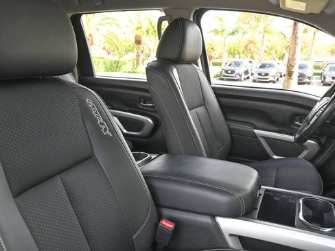 Used 2019 Nissan Titan PRO-4X image 16