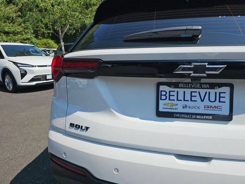 New 2027 Chevrolet Bolt LT w/ Comfort Package FWD image 16