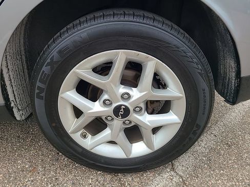 Used 2025 Kia Soul LX w/ LX Technology Package FWD image 25