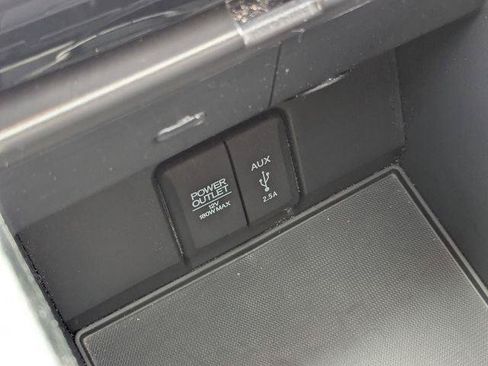 Used 2016 Honda Pilot Touring image 23