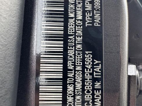 Used 2017 Jeep Renegade Trailhawk w/ Premium Trailhawk Package image 33