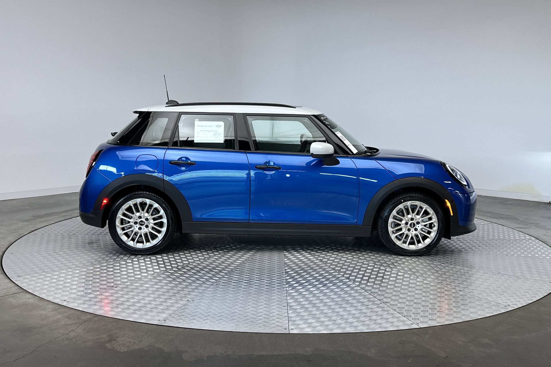 Certified 2026 MINI Cooper 4-Door Hardtop FWD image 10
