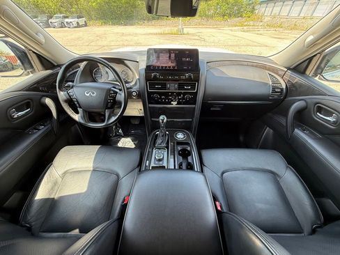 Used 2024 INFINITI QX80 Luxe RWD image 17