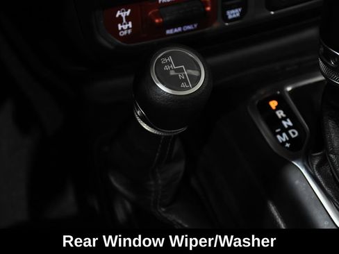 Used 2024 Jeep Wrangler Unlimited Rubicon AWD/4WD image 29
