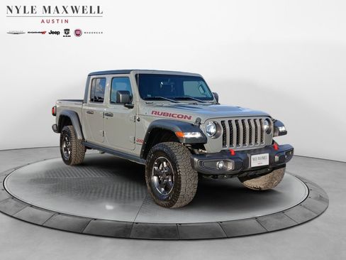 Used 2023 Jeep Gladiator Rubicon w/ Trailer Tow Package AWD/4WD image 2