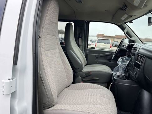 New 2026 Chevrolet Express 3500 LS image 26