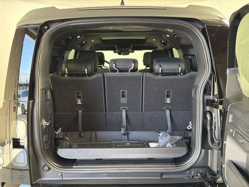 New 2026 Land Rover Defender 130 S image 30