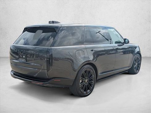 New 2025 Land Rover Range Rover Long Wheelbase SE image 2