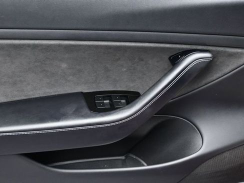 Used 2018 Tesla Model 3 Long Range RWD image 12