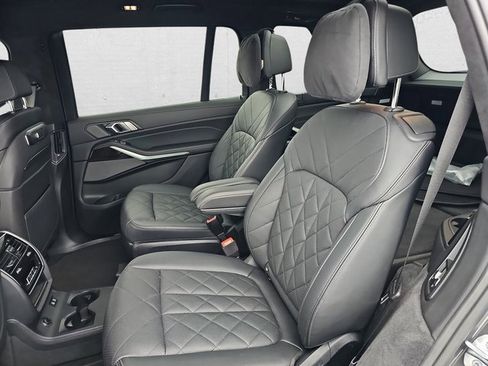 Used 2024 BMW X7 xDrive40i w/ M Sport Package image 16