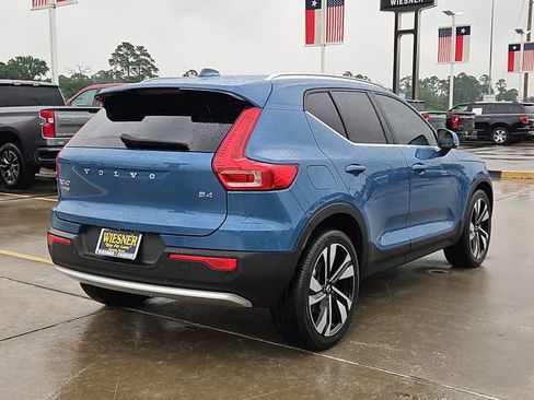 Used 2023 Volvo XC40 B4 Plus w/ Driver Assist Package FWD image 9