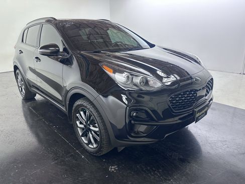 Used 2021 Kia Sportage S w/ S AWD Premium Package image 2