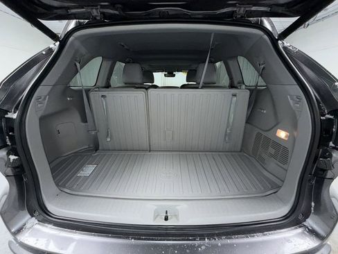 Used 2019 Toyota Highlander XLE image 18
