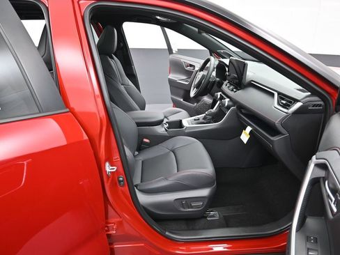 Certified 2025 Toyota RAV4 XSE image 39