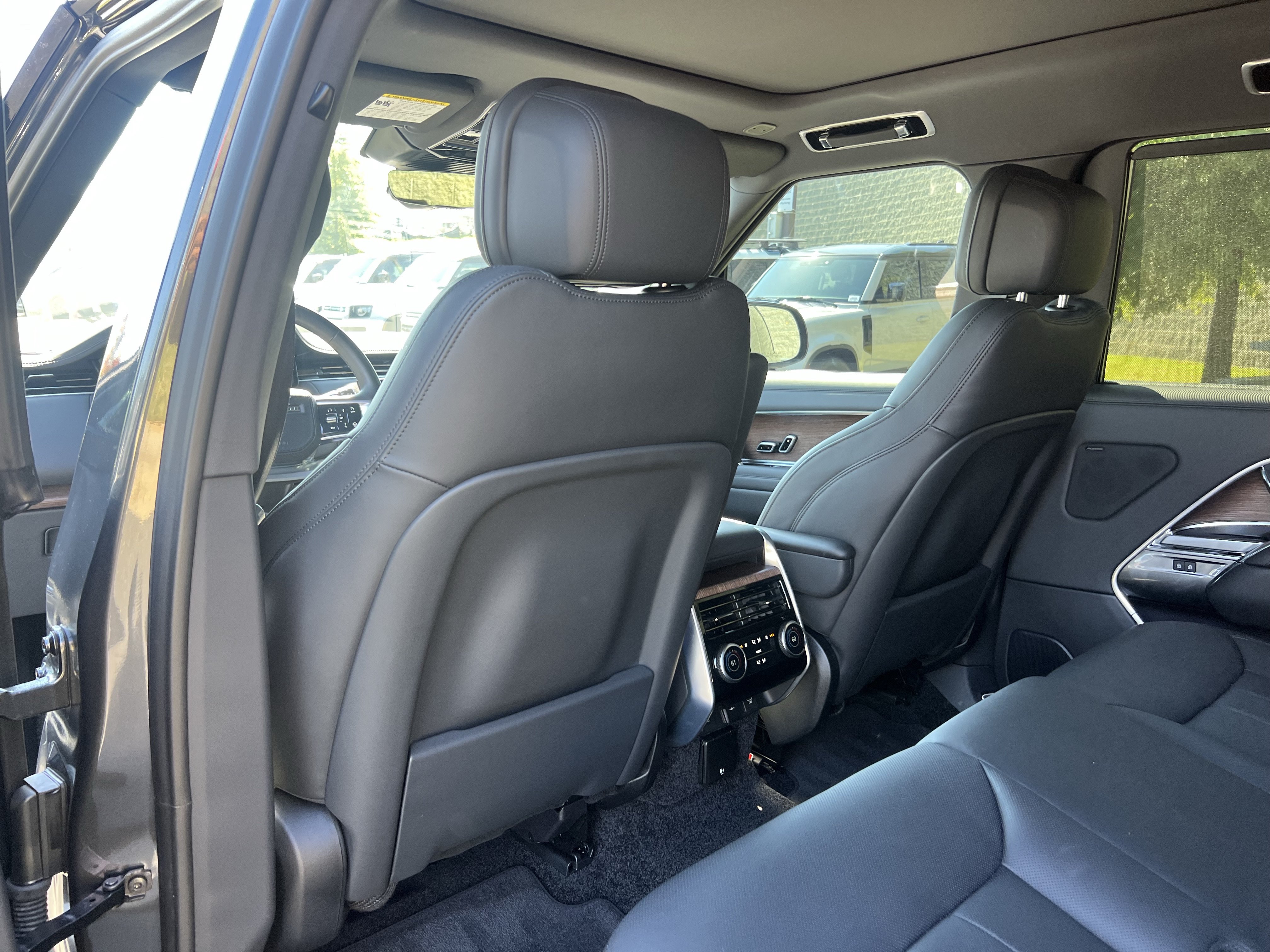 Certified 2024 Land Rover Range Rover Long Wheelbase SE AWD/4WD image 31