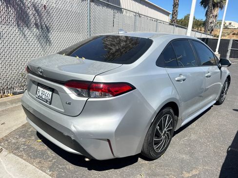 Used 2021 Toyota Corolla LE FWD image 3
