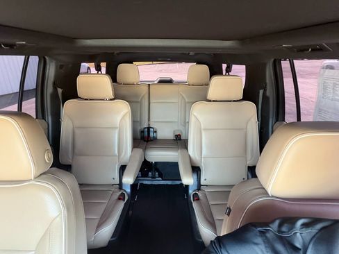 Used 2021 Chevrolet Suburban Premier w/ Premium Package AWD/4WD image 24