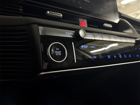 New 2025 Hyundai Ioniq 5 SEL image 12