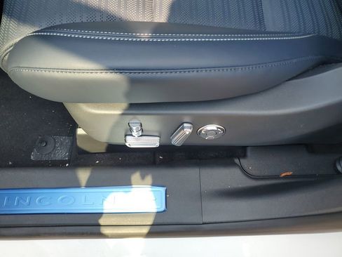 New 2025 Lincoln Nautilus Reserve AWD/4WD image 22