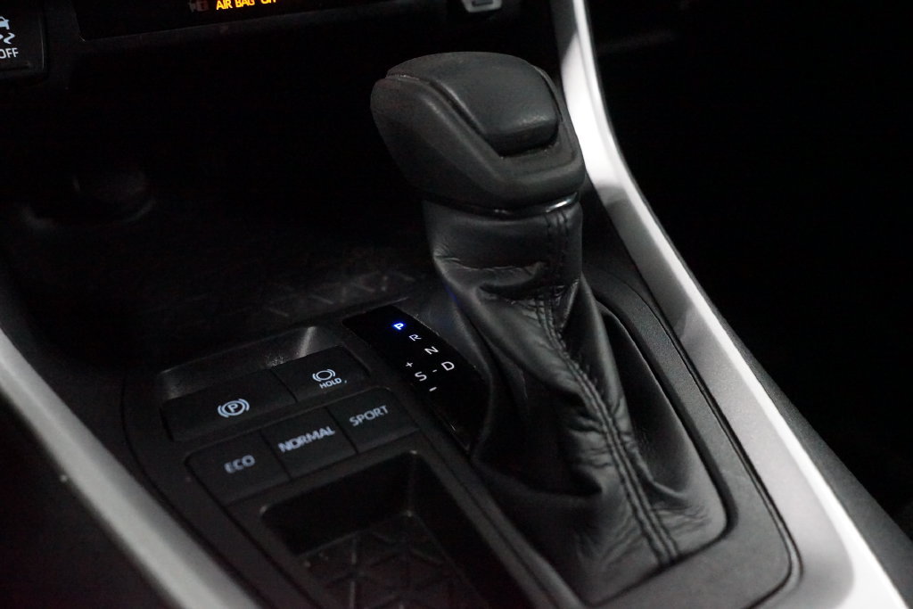 Certified 2025 Toyota RAV4 LE FWD image 21