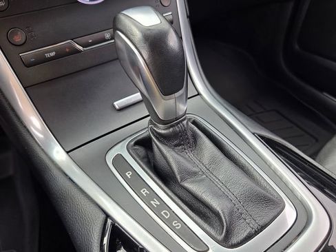 Used 2018 Ford Edge Titanium w/ Technology Package FWD image 26