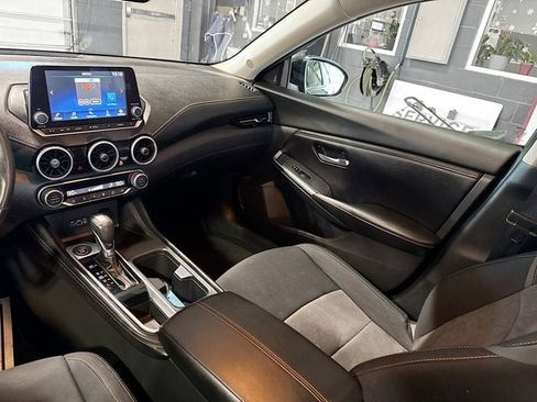 Certified 2022 Nissan Sentra SR w/ Midnight Edition image 18