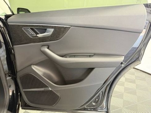 Used 2019 Audi Q8 Premium Plus w/ Premium Plus AWD/4WD image 19