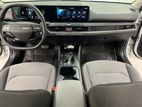 Used 2025 Kia K4 FWD image 32