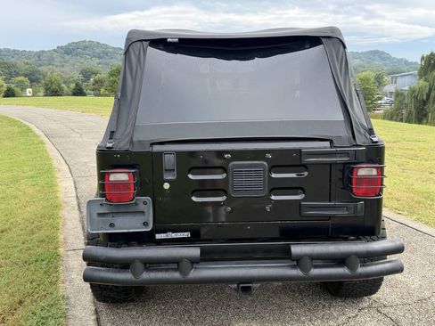 Used 2004 Jeep Wrangler 4WD image 17